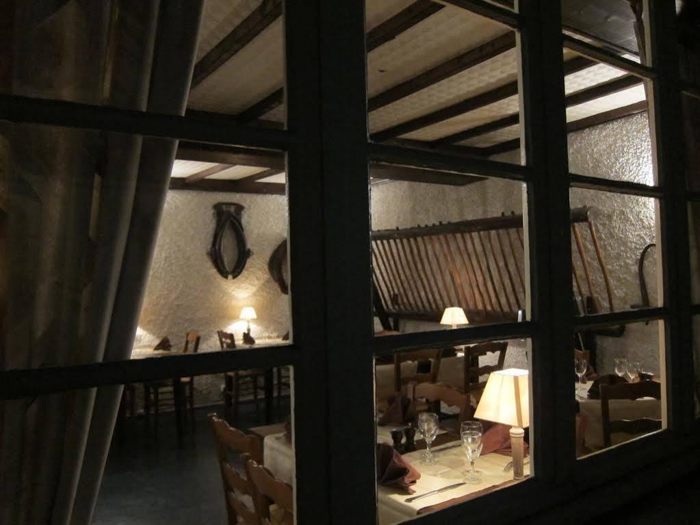 Auberge Des Deux Rivieres Seix Buitenkant foto
