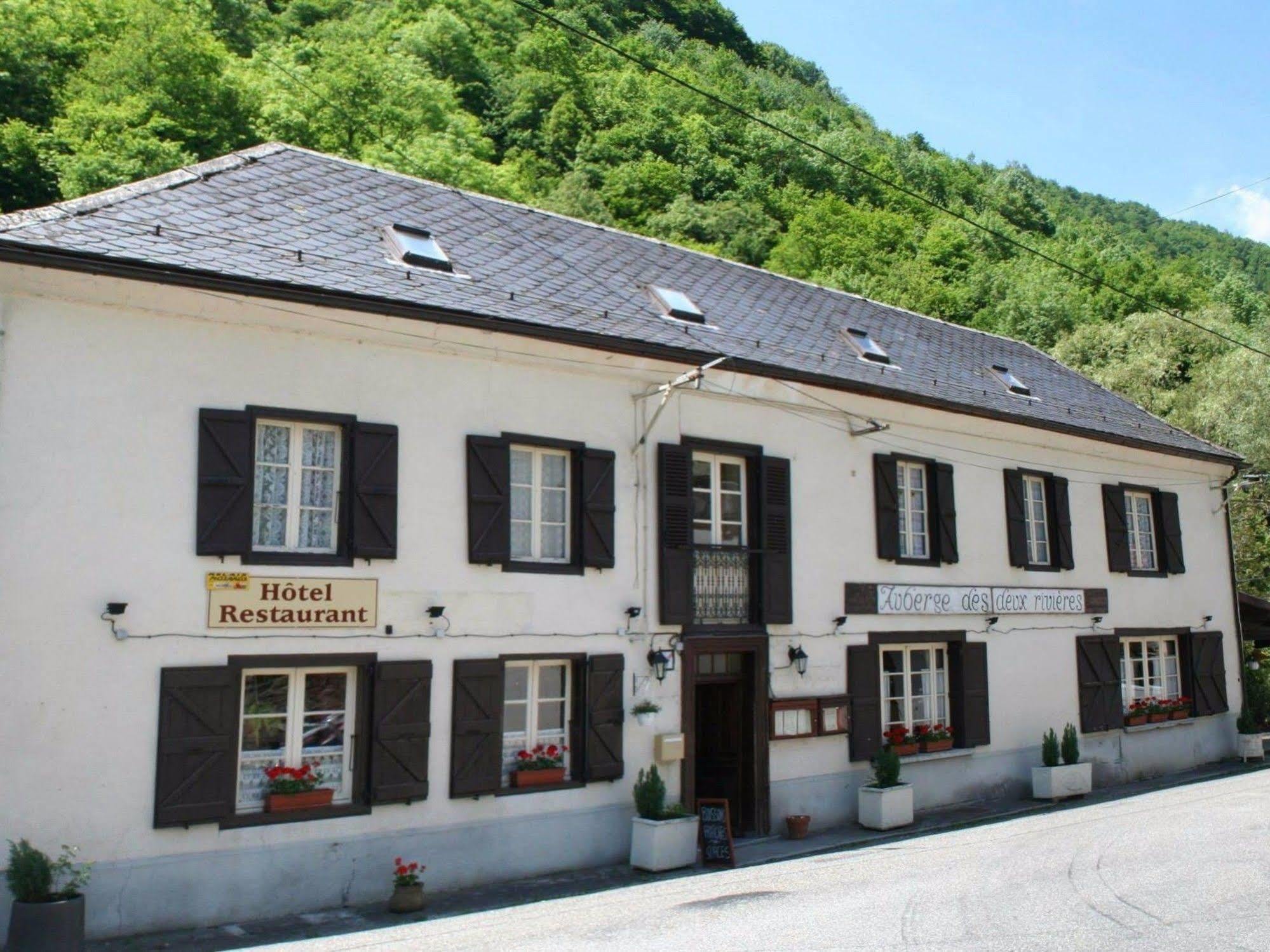 Auberge Des Deux Rivieres Seix Buitenkant foto