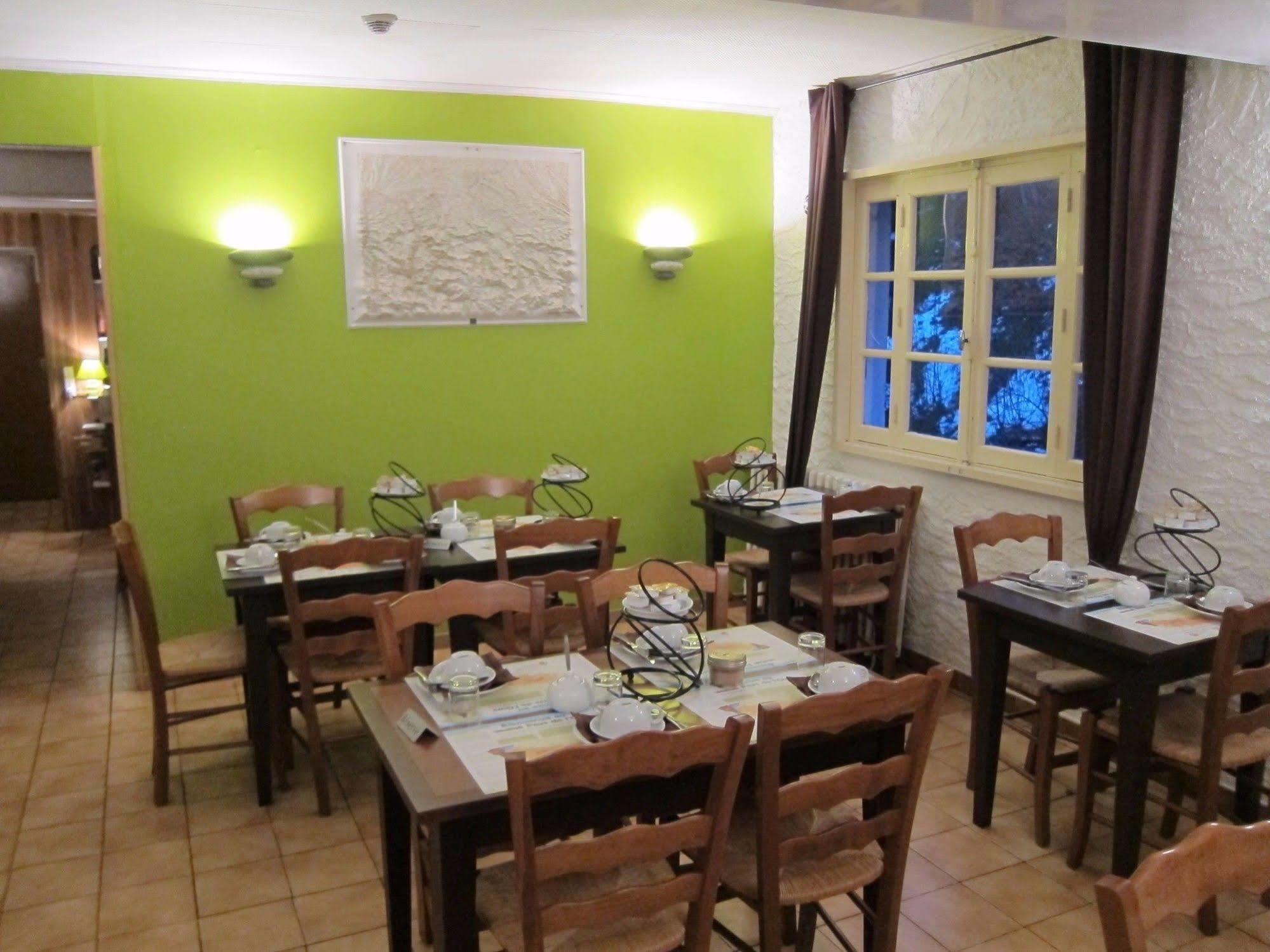 Auberge Des Deux Rivieres Seix Buitenkant foto