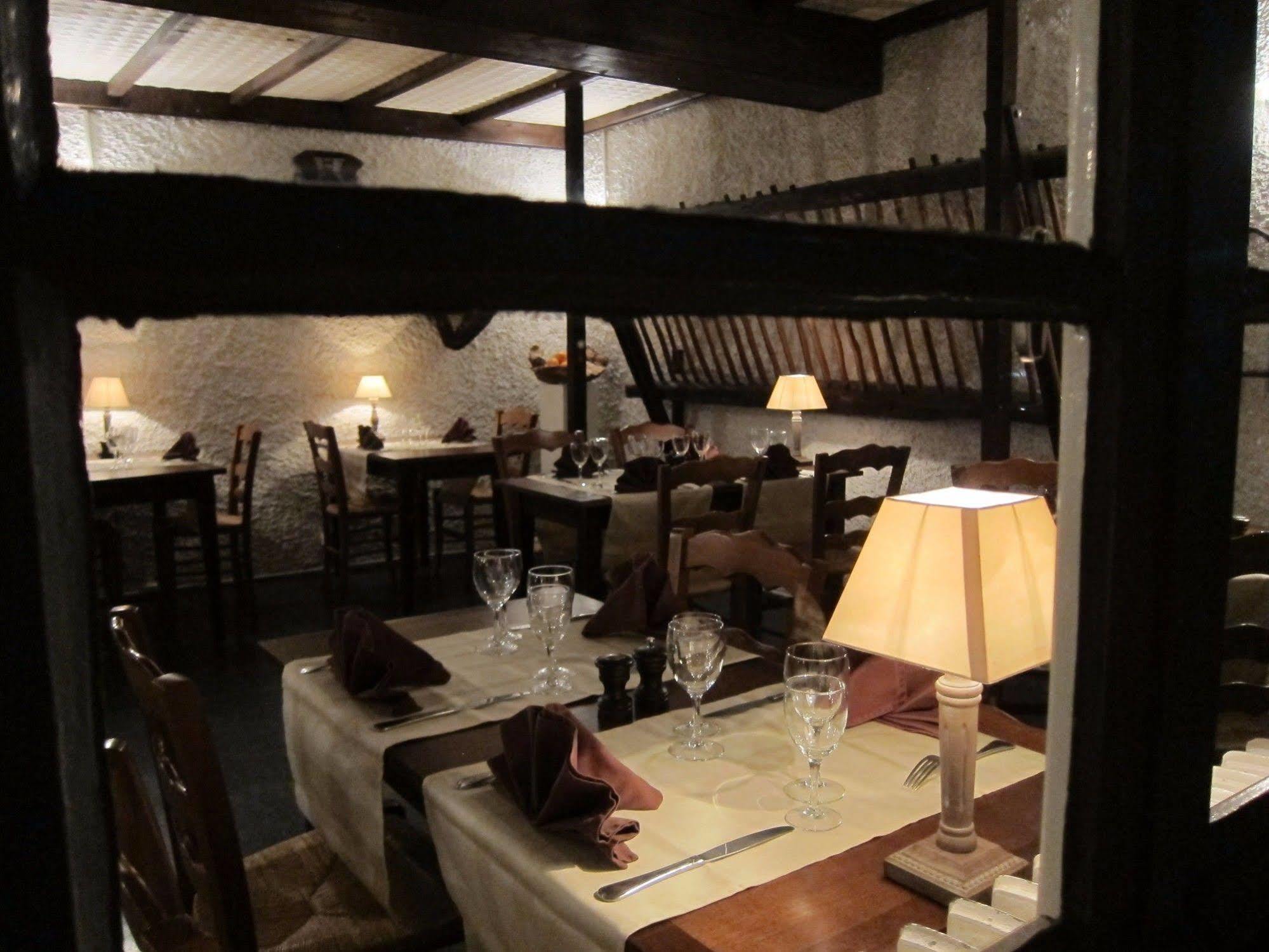 Auberge Des Deux Rivieres Seix Buitenkant foto